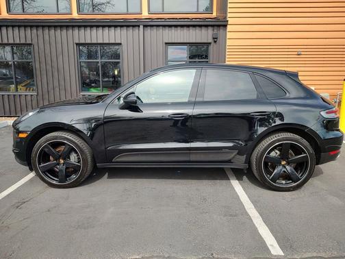 Black 2021 Porsche Macan Macan S