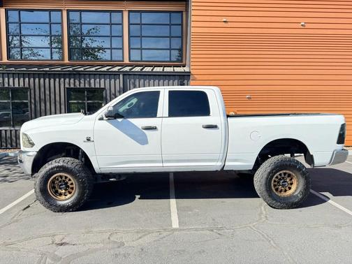 Bright White Clearcoat 2017 RAM 2500 Tradesman Crew Cab 4x4 6'4' Box