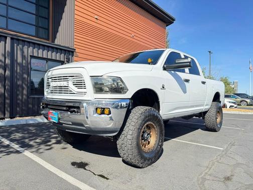 Bright White Clearcoat 2017 RAM 2500 Tradesman Crew Cab 4x4 6'4' Box