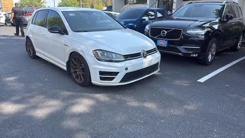 2016 Volkswagen Golf R 4-Door w/DCC & Navigation