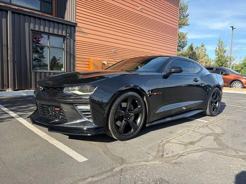 Mosaic Black Metallic 2017 Chevrolet Camaro 2SS