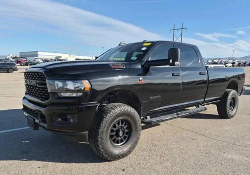 Diamond Black Crystal Pearlcoat 2022 RAM 2500 Big Horn Crew Cab 4x4 8' Box