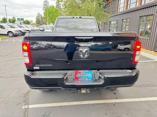 Diamond Black Crystal Pearlcoat 2022 RAM 2500 Big Horn Crew Cab 4x4 8' Box