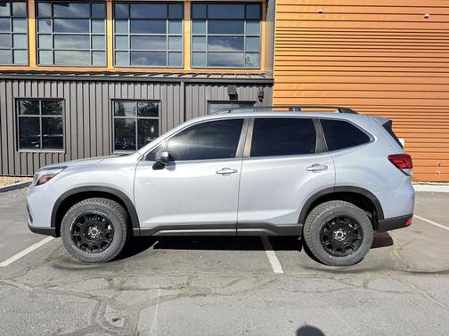 Ice Silver Metallic 2021 Subaru Forester Limited