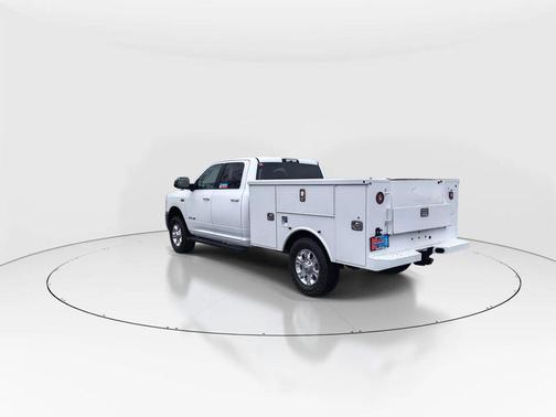 2021 RAM 3500 Big Horn Crew Cab 4x4 8' Box