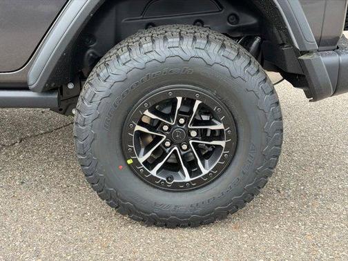Granite Crystal Metallic Clearcoat 2026 Jeep Wrangler Willys