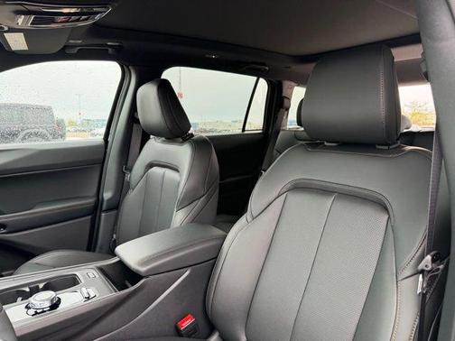 Diamond Black Crystal Pearlcoat 2026 Jeep Cherokee Limited