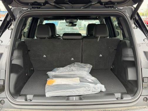 Diamond Black Crystal Pearlcoat 2026 Jeep Cherokee Limited