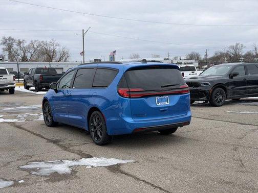 2026 Chrysler Pacifica L