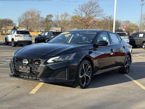 2023 Nissan Altima SR FWD