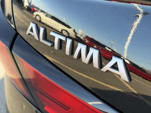 2023 Nissan Altima SR FWD