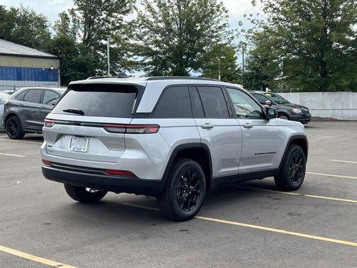 2025 Jeep Grand Cherokee Altitude