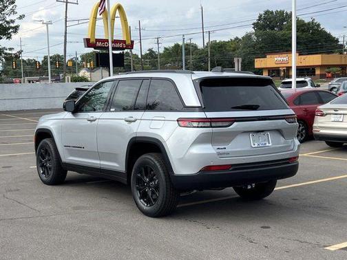 2025 Jeep Grand Cherokee Altitude