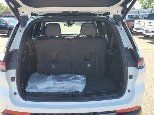 Bright White Clearcoat 2026 Jeep Grand Cherokee L Limited