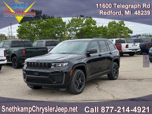 Diamond Black Crystal Pearlcoat 2026 Jeep Grand Cherokee Altitude