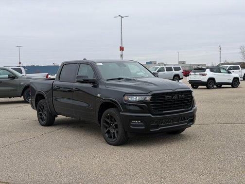 Diamond Black Crystal Pearlcoat 2026 RAM 1500 Laramie