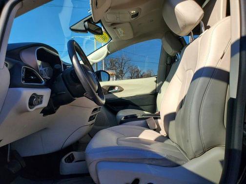 2018 Chrysler Pacifica Touring-L Plus