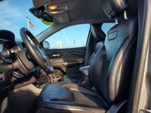 2020 Jeep Cherokee Trailhawk