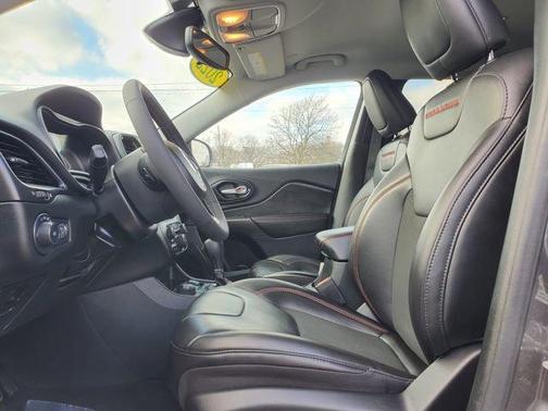 2022 Jeep Cherokee Trailhawk