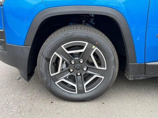 Hydro Blue Pearlcoat 2026 Jeep Cherokee Limited