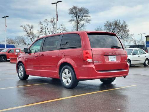 Redline Two-Coat Pearl 2013 Dodge Grand Caravan SE