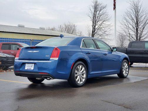 2021 Chrysler 300 Touring