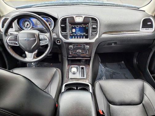 2021 Chrysler 300 Touring