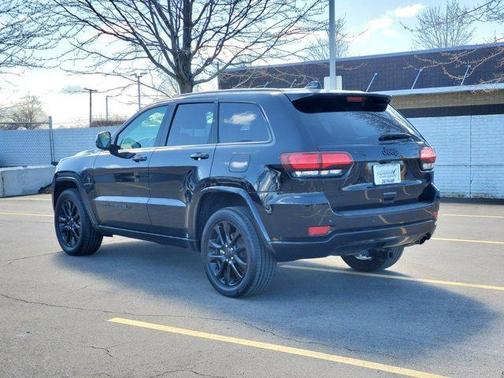 2022 Jeep Grand Cherokee Laredo