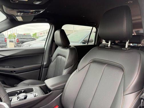 Bright White Clearcoat 2026 Jeep Cherokee Limited