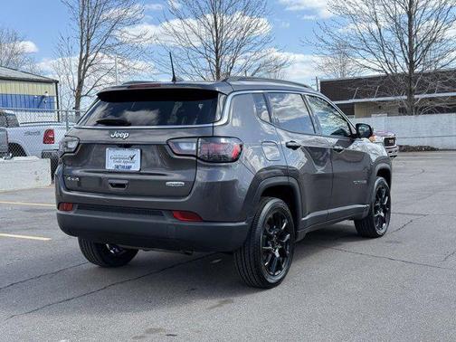 2022 Jeep Compass Latitude Lux