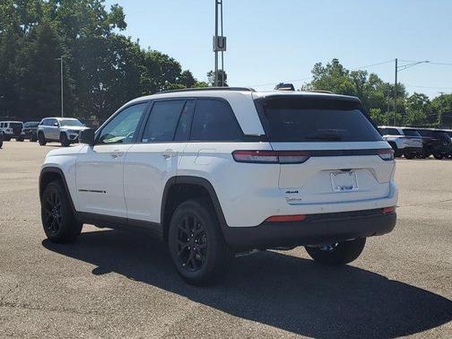 2025 Jeep Grand Cherokee Altitude