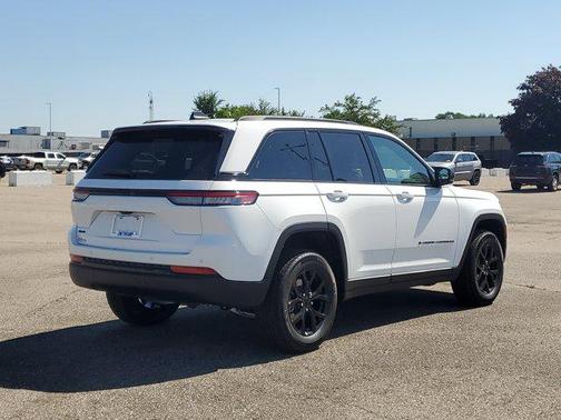 2025 Jeep Grand Cherokee Altitude
