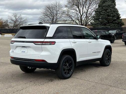 2025 Jeep Grand Cherokee Altitude