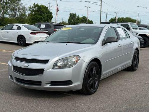 Silver Ice Metallic 2011 Chevrolet Malibu LS