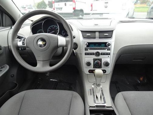 Silver Ice Metallic 2011 Chevrolet Malibu LS