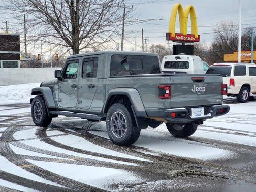 2021 Jeep Gladiator Overland
