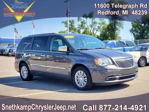 2016 Chrysler Town & Country Touring-L