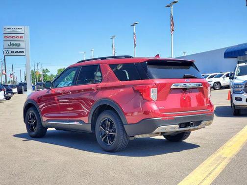 Rapid Red Metallic Tinted Clearcoat 2020 Ford Explorer XLT