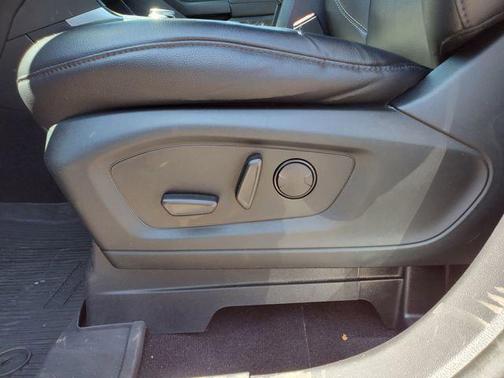 Rapid Red Metallic Tinted Clearcoat 2020 Ford Explorer XLT