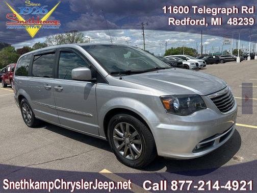 2015 Chrysler Town & Country S