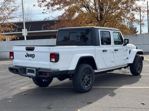 2025 Jeep Gladiator Sport S
