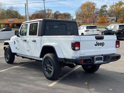 2025 Jeep Gladiator Sport S