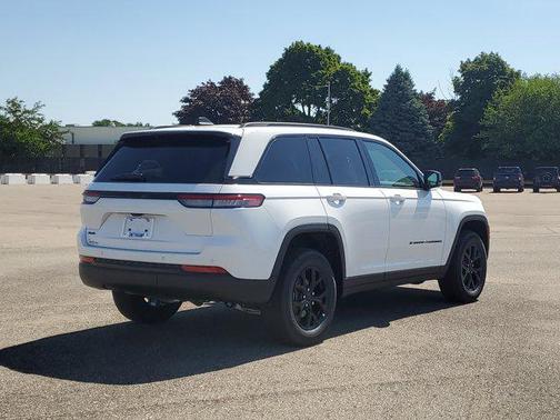 2025 Jeep Grand Cherokee Altitude