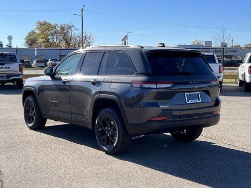2025 Jeep Grand Cherokee Altitude
