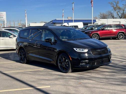 2026 Chrysler Pacifica L