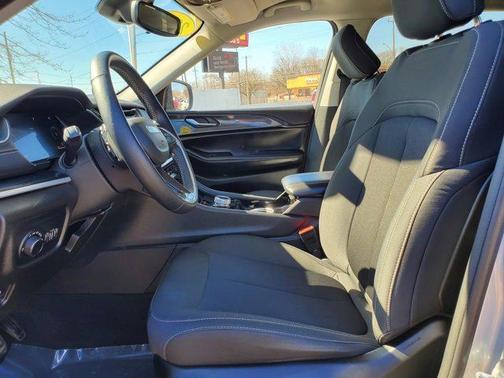 2021 Jeep Grand Cherokee L Laredo