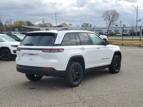 2025 Jeep Grand Cherokee Altitude