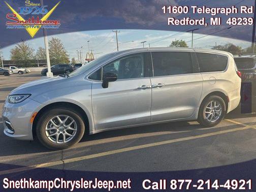 2024 Chrysler Pacifica Touring L
