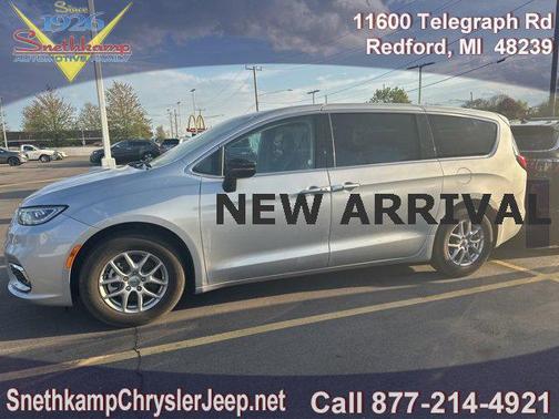 2024 Chrysler Pacifica Touring L