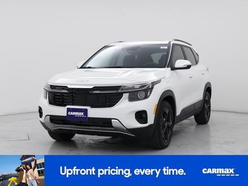 White 2026 Kia Seltos EX
